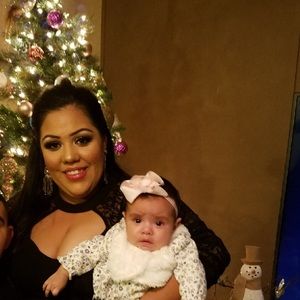 Meet your Posher, Claudia